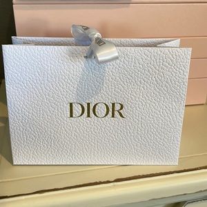 🛍️DIOR: Authentic small white Dior shopping bag, small bag, ribbon & filler.